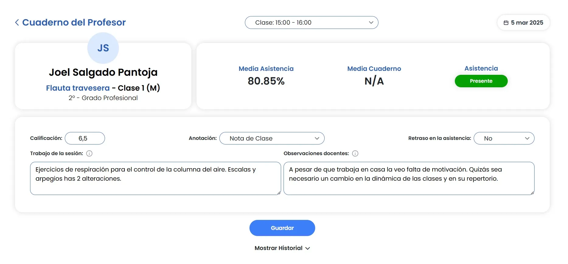 Panel de seguimiento personalizado de un alumno en Amadeus con métricas y observaciones